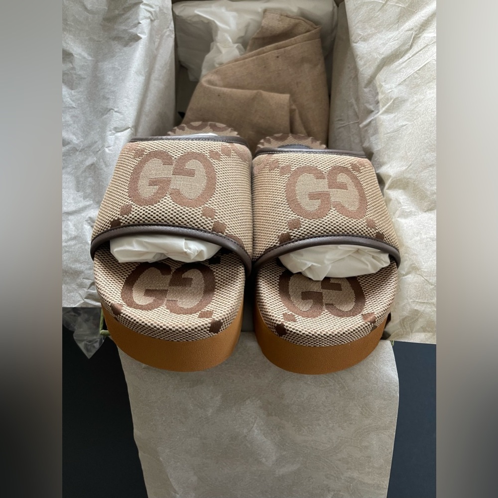 New Gucci Jumbo GG Canvas / Nappa Sam Sandals 37/US7